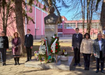 СУ “Васил Левски” почете 149 години от обесването на Апостола