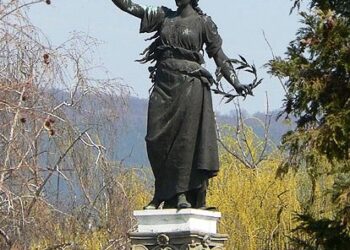 “Да се въздигне паметник…”