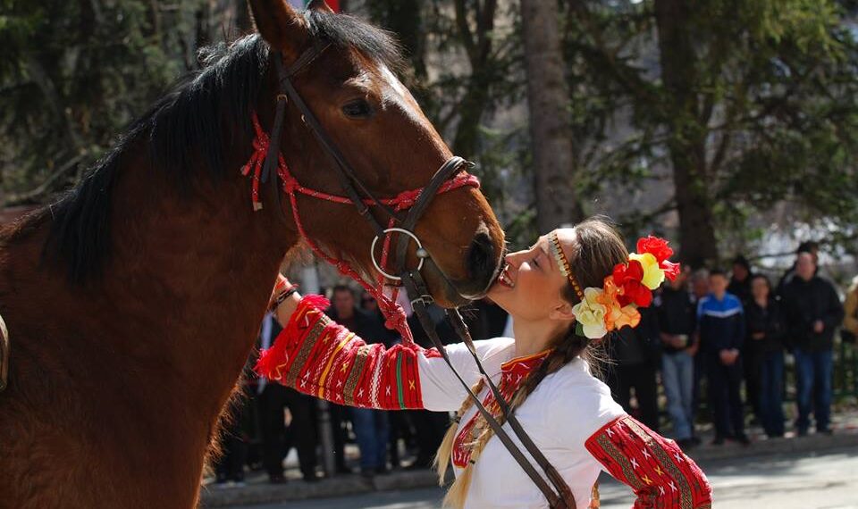 Утре е Тодоровден, почитаме младите булки и конете
