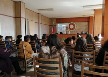 Ученици от Шумата гостуваха на институции в града