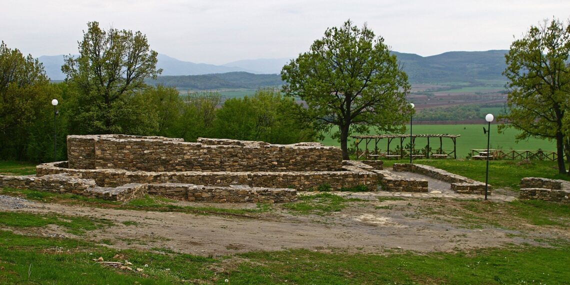 Открит е туристическия сезон на Хоталич