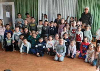 Китаристите на Цветан Радков с образователни концерти в две детски градини