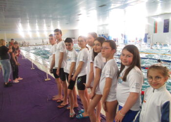 Блестящи Яна Петкова и Ивайла Йонкова в плуването