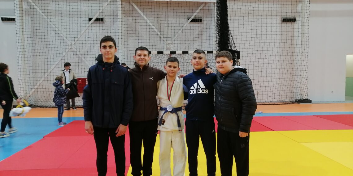 Два медала в два дни за клуба по самбо и джудо