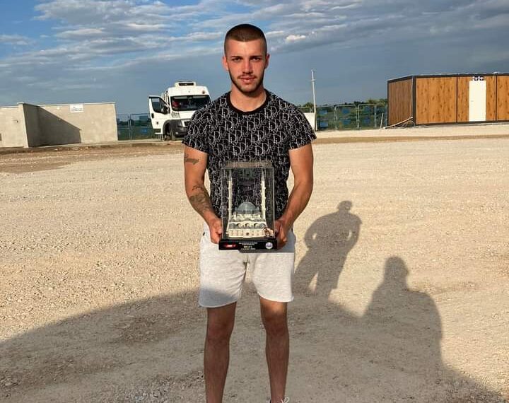 Хакан отново на върха, сега в Турция