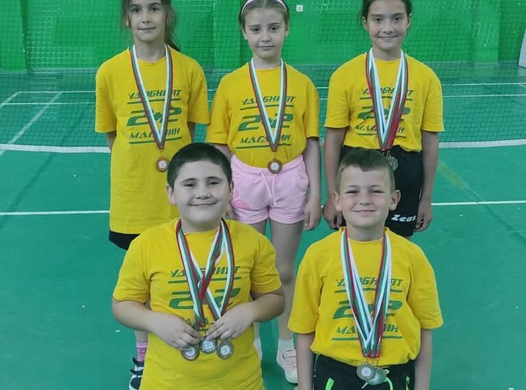 Отлично бойно кръщение на малките бадминтонисти