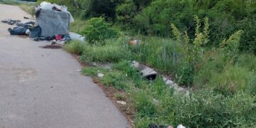Чували с боклуци “красят” пътя Севлиево – Габрово