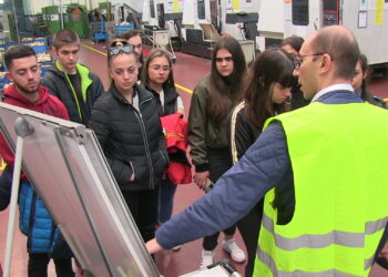 Ученици от 6 училища в област Габрово посетиха “Идеал Стандарт – Видима”