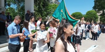 Тържествен и вълнуващ Ден на зрелостника в ПГМЕТ “Ген. Иван Бъчваров”