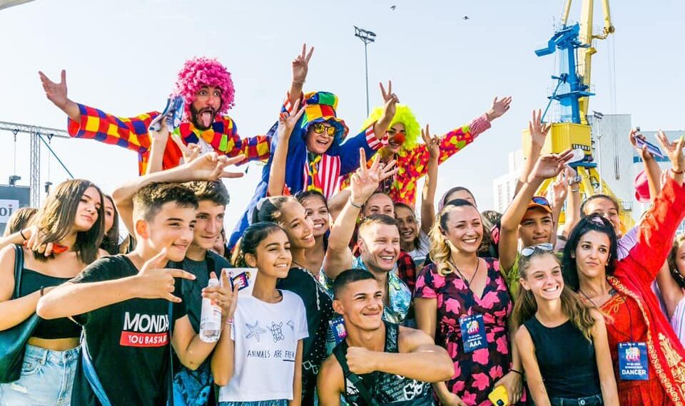 Хитовите изпълнители Торино и Пашата, Дара Екимова, Deja Vu и EVA с грандиозен концерт на TEEN BOOM FEST’22 в Севлиево