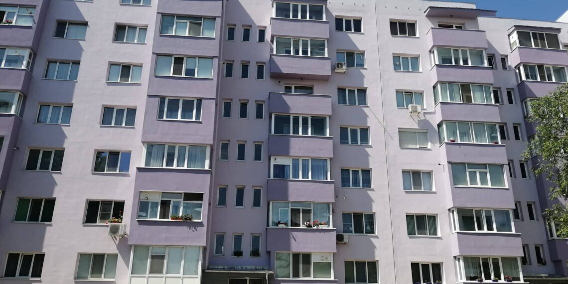 Прерязаха лентата на още три санирани блока