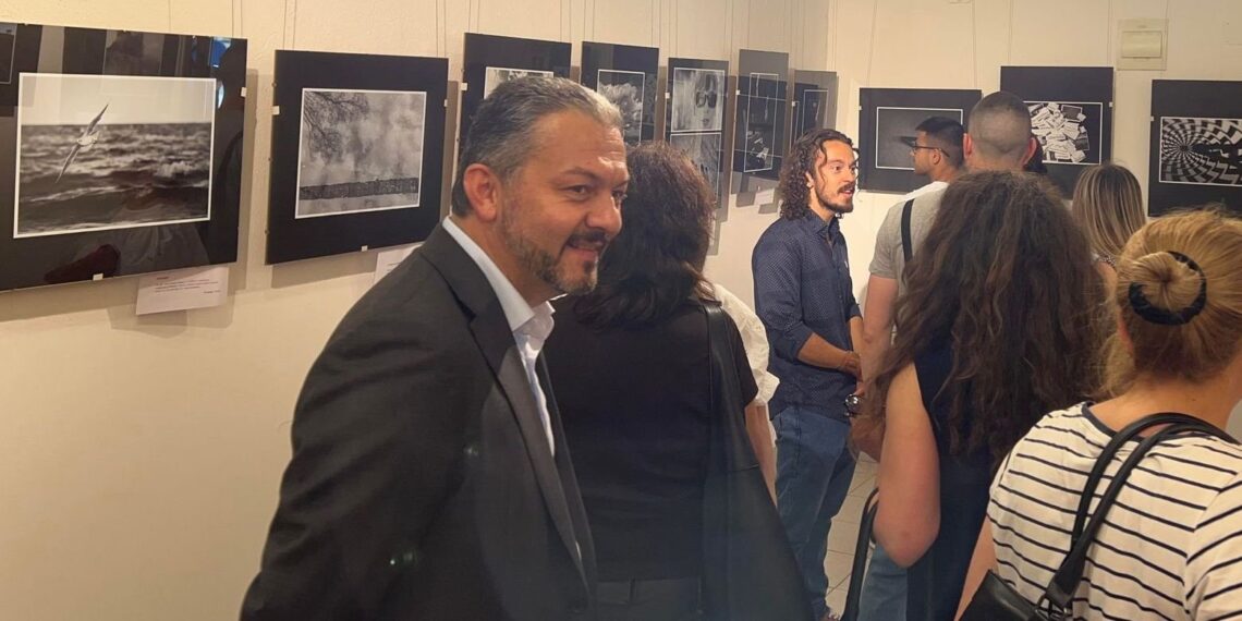 Фотографите от Севлиево с метафоричен автопортрет