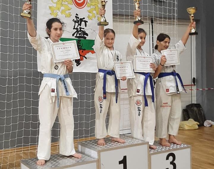 С първото стъпване на татамито – злато в каратето по ката