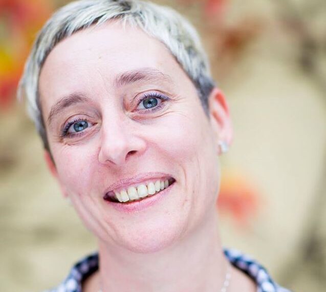 Ива Таралежкова: “Традицията да се сдружаваме за каузи е позабравена, дълго време сме били задължавани принудително да вършим много неща”