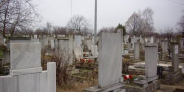 Общината ще ремонтира алеите в новия гробищен парк