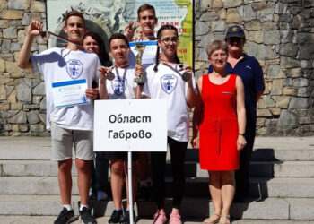 Отборът на ОУ “Стефан Пешев” – трети в страната по защита при бедствия