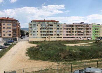 Съветниците в сблъсък “за” и “против” продажбата на два парцела в ж.к. “Митко Палаузов”