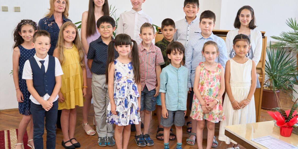 Емоция, елегантност и финес – концерт на Школата по пиано