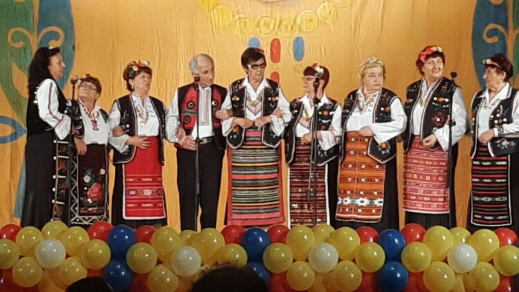 Певиците от “Росна китка” спечелиха златен и сребърен медал от две надпявания