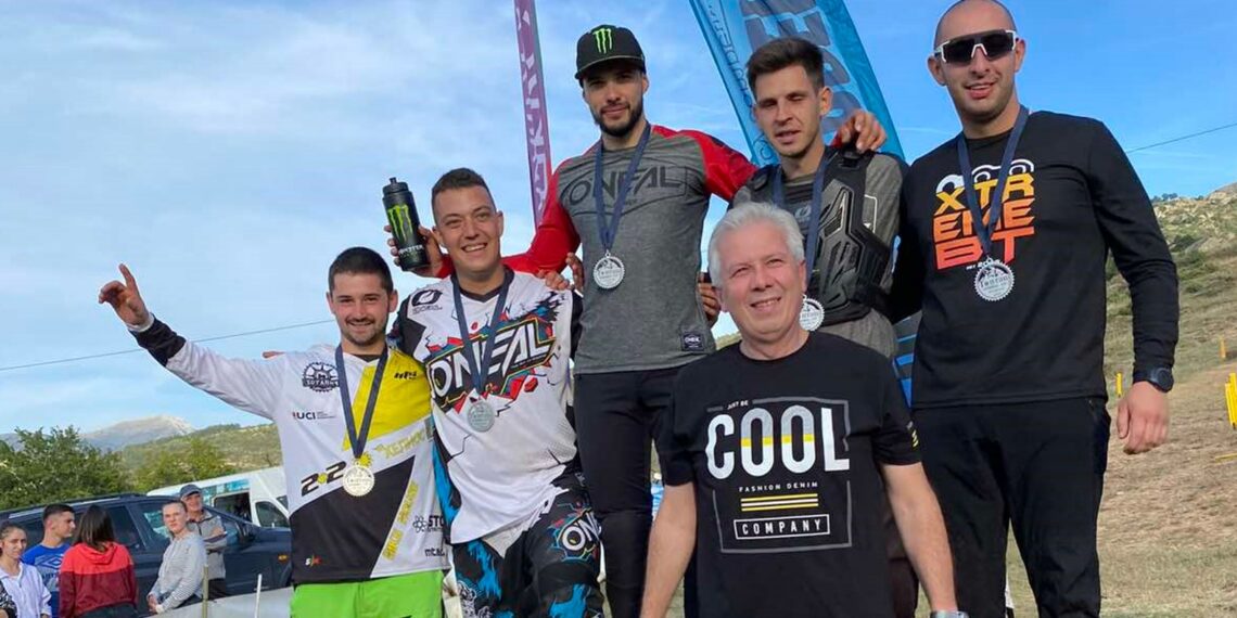 Екшън уикенд в колоезденето и куп медали за клуб “Хоталич”