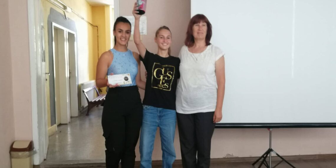 Лятната академия за креативност завърши с награждаване на проекта “Спаси живот”