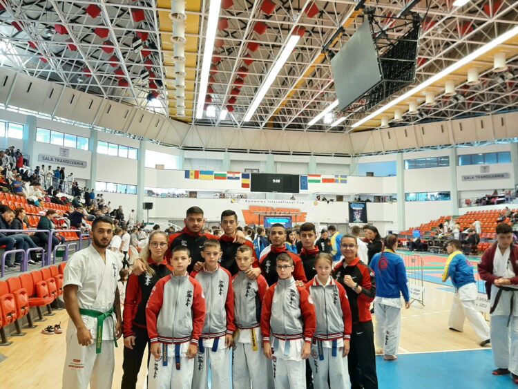 “Отличен” за клуба по карате – 3 място в Румъния