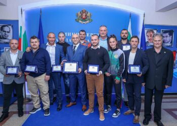 Спортното министерство награди Даниел Въгленов и националите ни по кикбокс