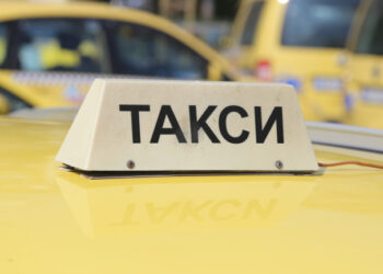 Шофьор на такси от Севлиево спаси възрастен софиянец от телефонна измама