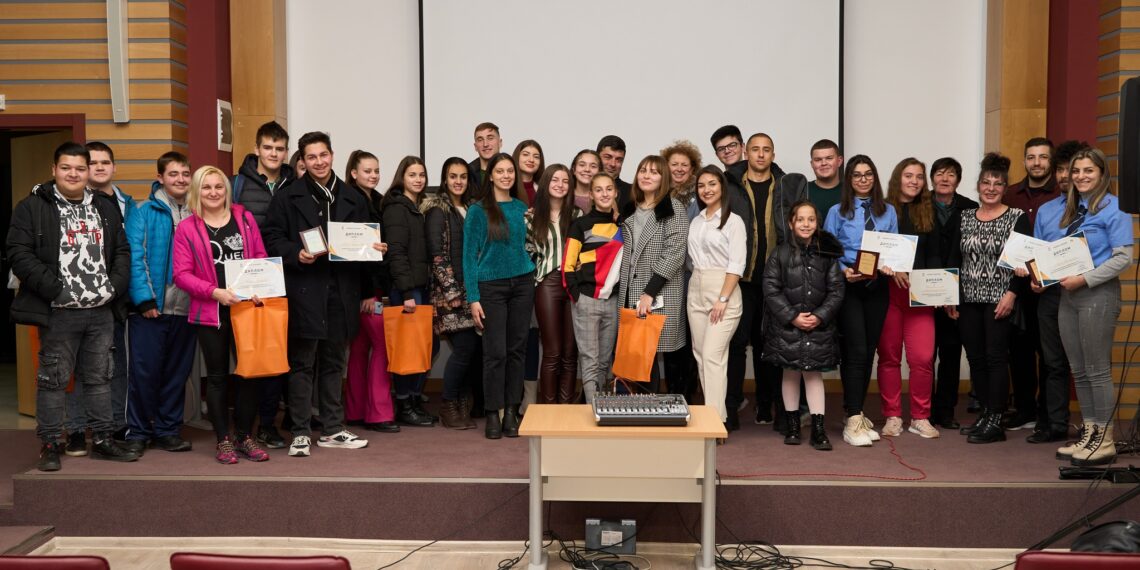 Добротворци от Севлиево получиха награди за добрите си дела