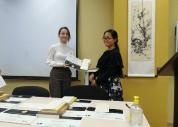 Петко Хинов бе почетен от институт “Конфуций” с конкурс сред млади хора