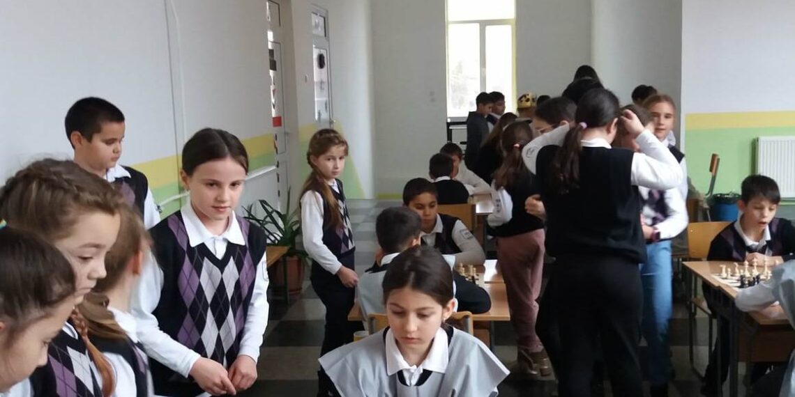 “Урок по шах от деца за деца” на шахматната арена на СУ “Васил Левски”