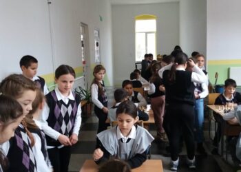 “Урок по шах от деца за деца” на шахматната арена на СУ “Васил Левски”