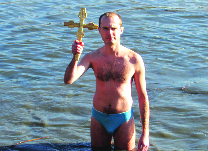 Лъчезар Лалев спаси кръста Богоявленски от водите на Росица