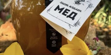 Етикетът на пчелния мед трябва да посочва страната или страните на произход, където е добит