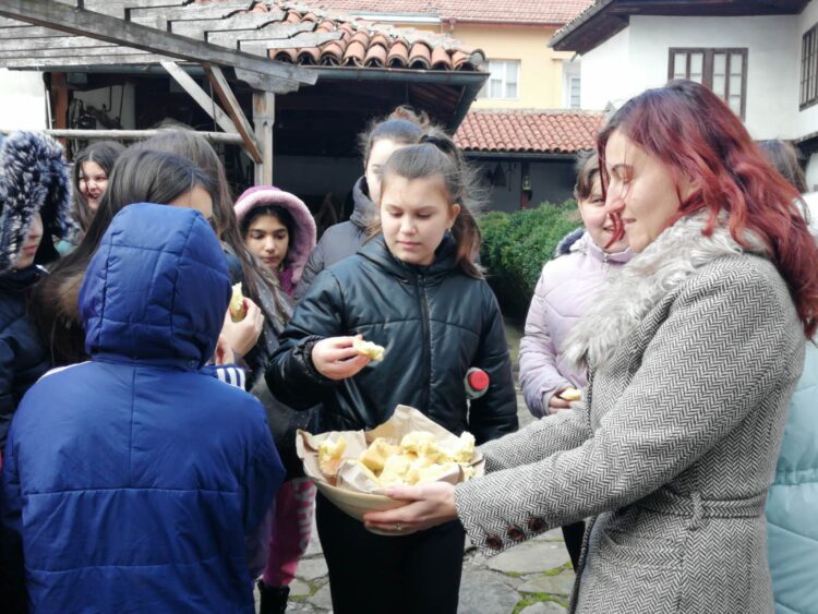 Ритуално зарязаха лозите в Дандолови къщи