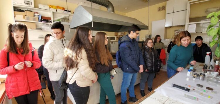 В света на науката – ученици от СУ “Васил Левски” в БАН