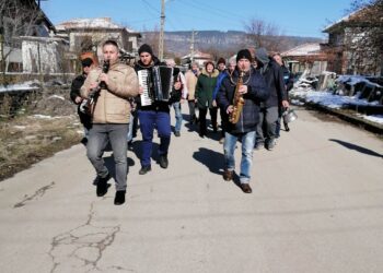 Зарязаха лозята в Богатово, избраха цар на виното