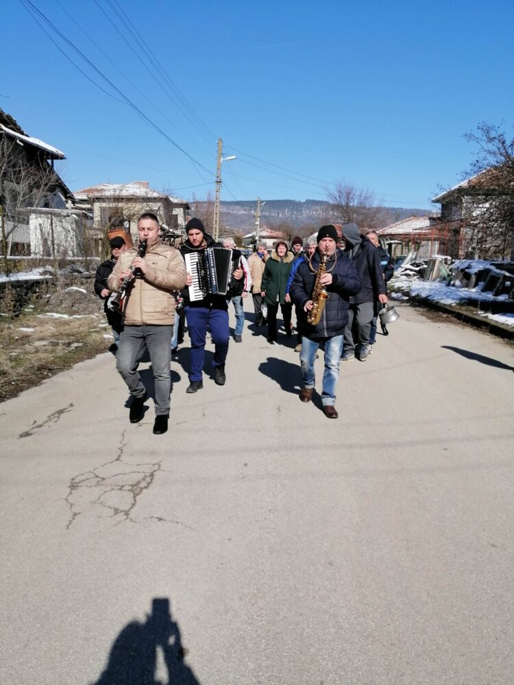 Зарязаха лозята в Богатово, избраха цар на виното