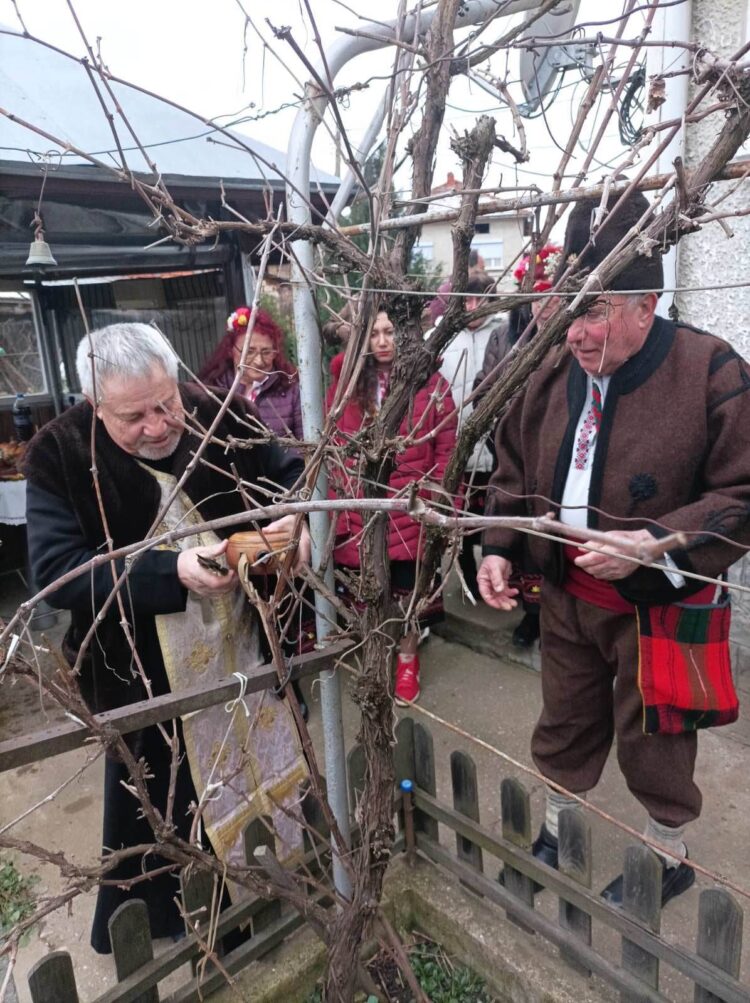 Зарезан в селата
