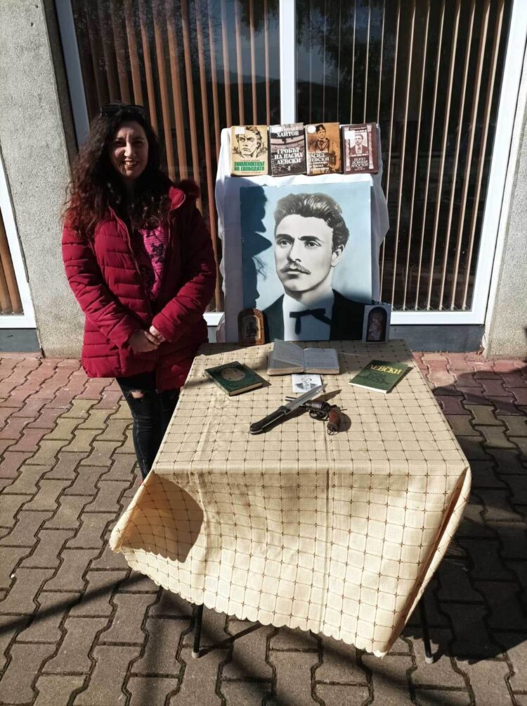 С изложба и поход читалището в Горна Росица почете Апостола на свободата