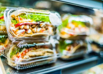 Таксуват ни опаковката в магазина без да разберем