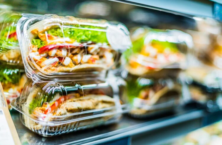 Таксуват ни опаковката в магазина без да разберем