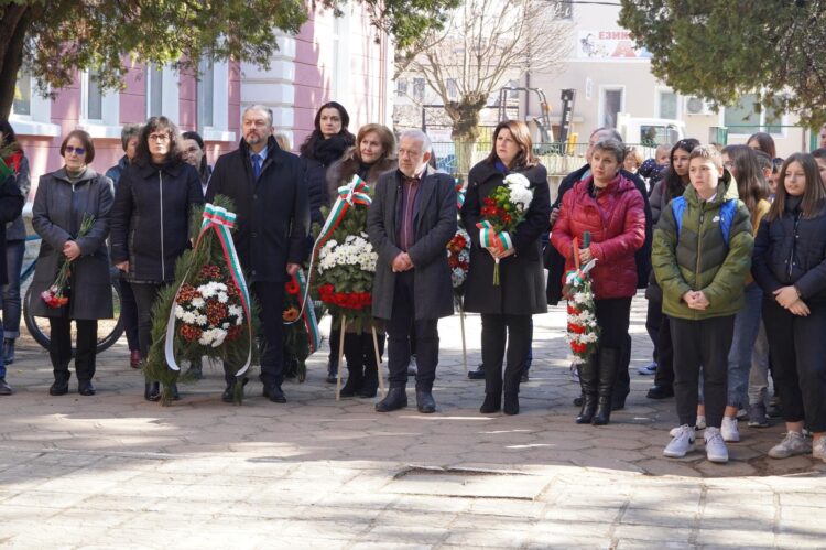 СУ “Васил Левски” отбеляза патронния си празник