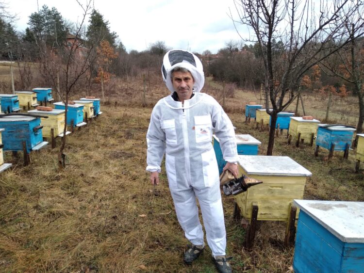 Днес почитаме Св. Харалампий – покровител на меда и пчеларите