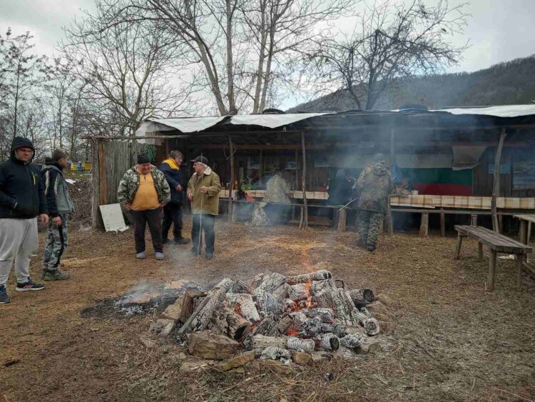 Зарезан в селата