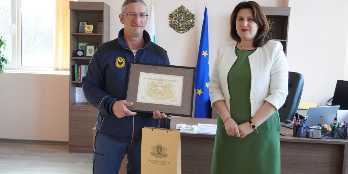 Наградиха Росен Терзиев – единственият спасител от Габровска област, участвал в мисията в Турция