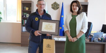 Наградиха Росен Терзиев – единственият спасител от Габровска област, участвал в мисията в Турция