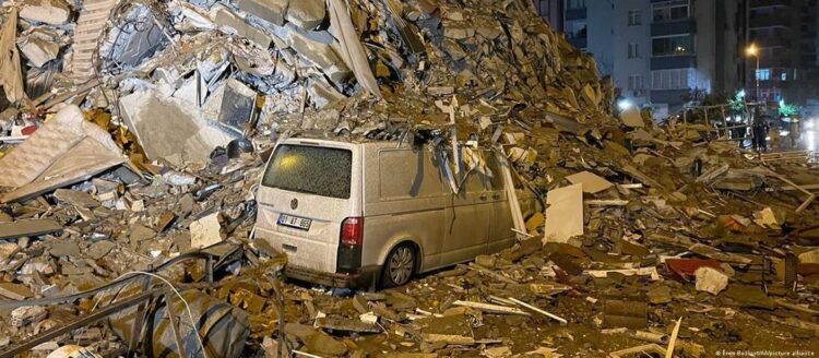 След разрушителните земетресения в Турция: Какви са правилата за действие при трус