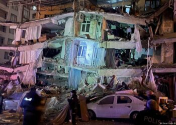 След разрушителните земетресения в Турция: Какви са правилата за действие при трус