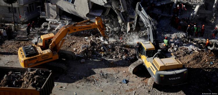 След разрушителните земетресения в Турция: Какви са правилата за действие при трус